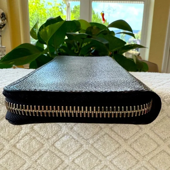 LOUIS VUITTON Damier Graphite Zippy
Organizer Wallet - Picture 6 of 14